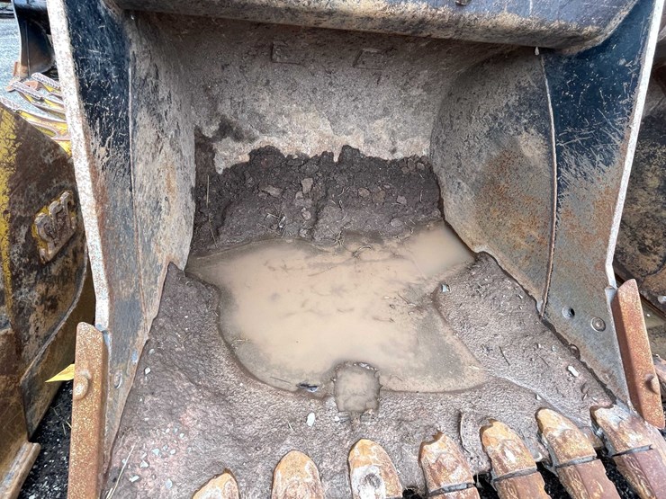 #5022-•-excavator-bucket-image-2