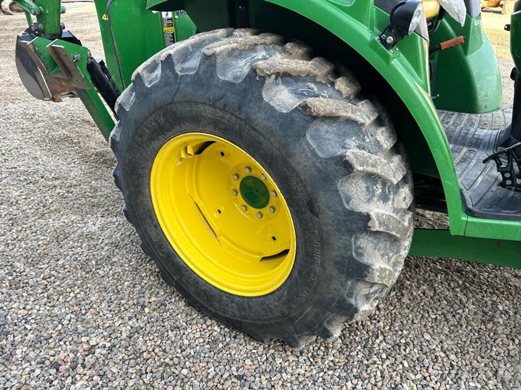 2024-john-deere-4044r-image-12