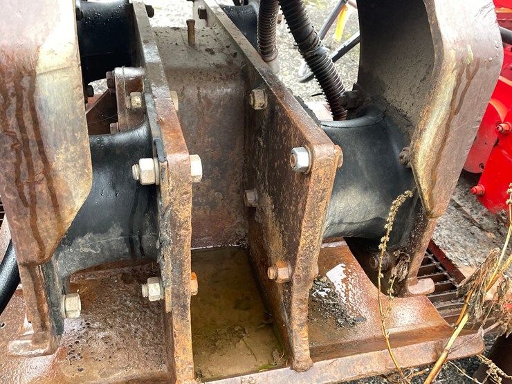 #5039-•-hydraulic-plate-compactor-attachment-image-8