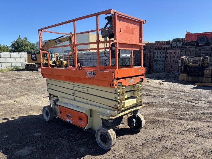 2015-jlg-2646es-image-2