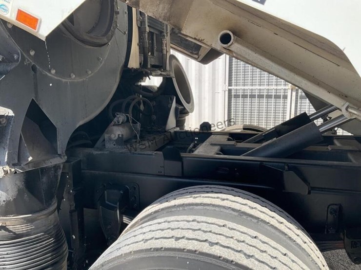 2016-kenworth-k370-image-31