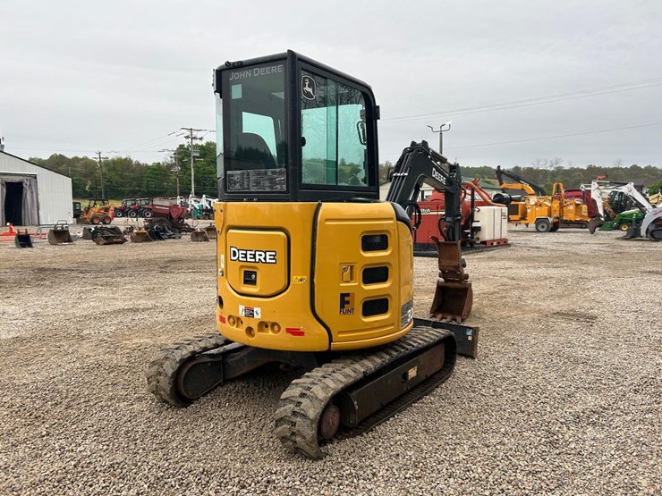 2019-deere-30g-image-4