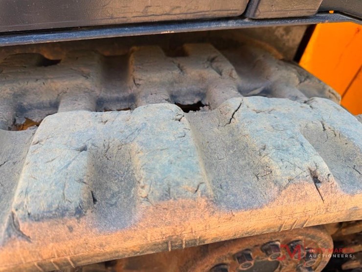 2023-jcb-2ts-7t-image-7