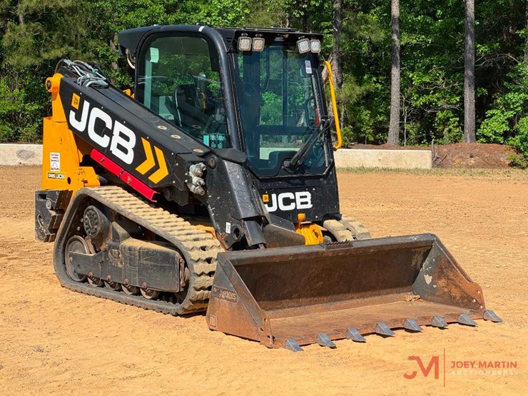 2023-jcb-2ts-7t-image-1