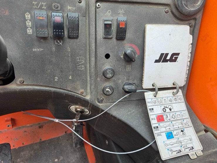 jlg-g12-55a-image-11
