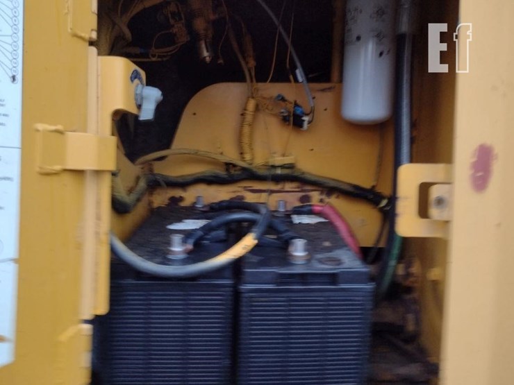 2005-deere-700h-lgp-image-44