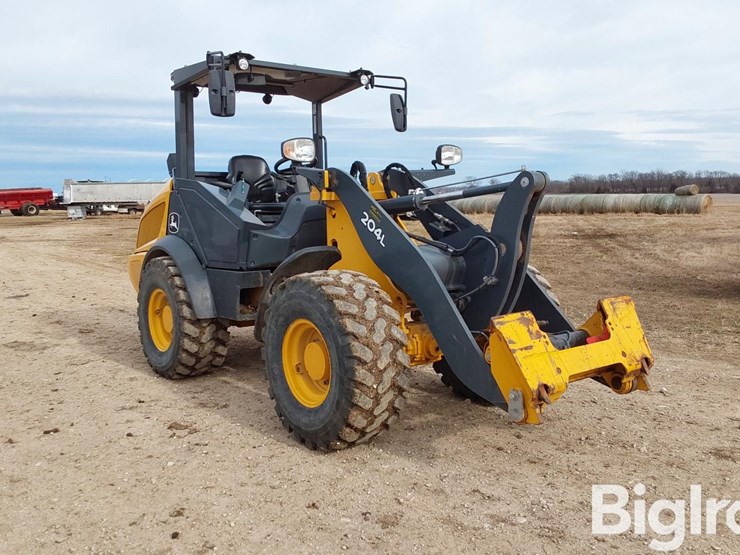 deere-204l-image-3