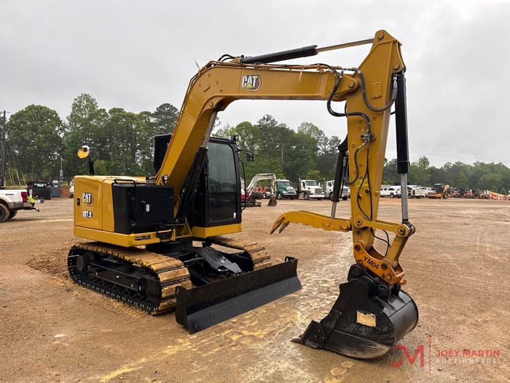 2025-caterpillar-307.5-image-3