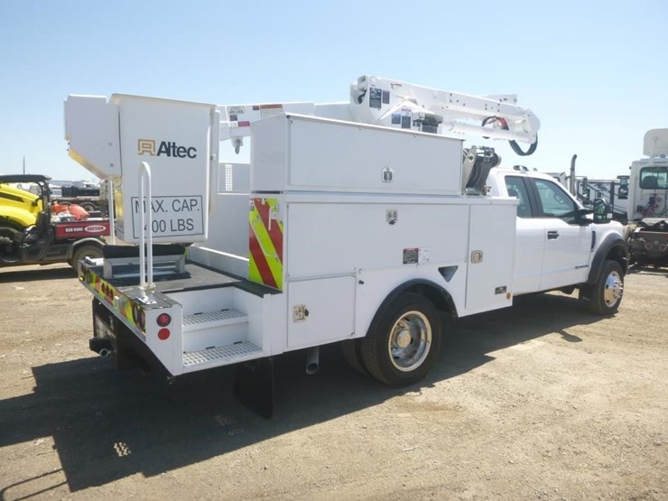 2022-ford-f550-image-3