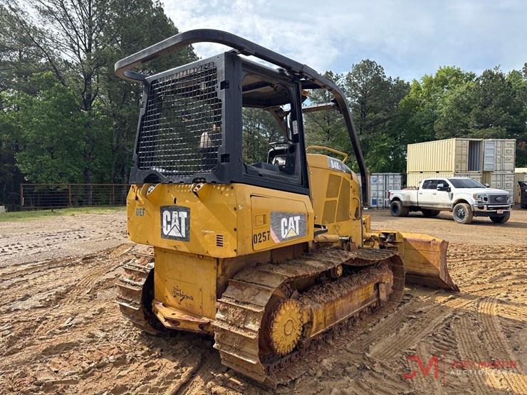 2016-caterpillar-d4k2-xl-image-2