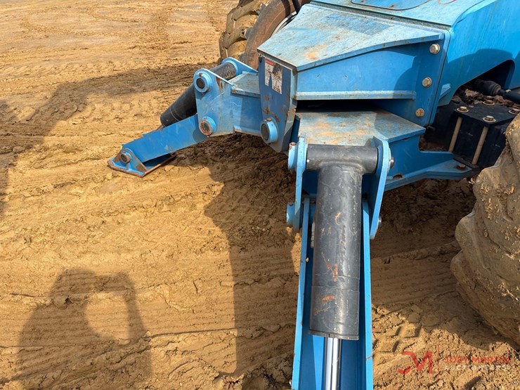 2019-genie-gth1056-image-8