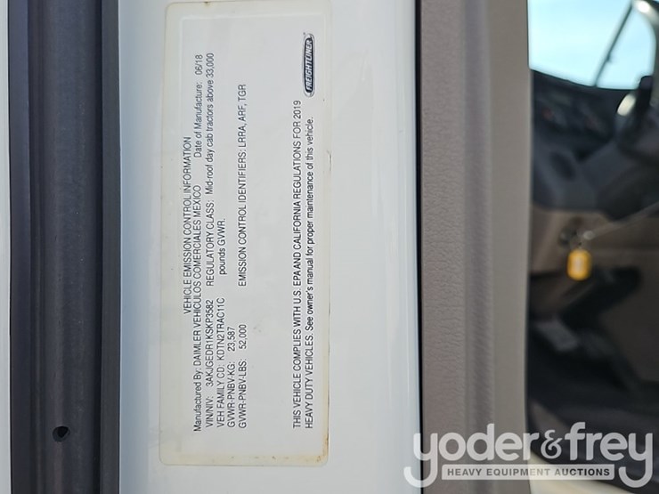 2019-freightliner-cascadia-125-image-40