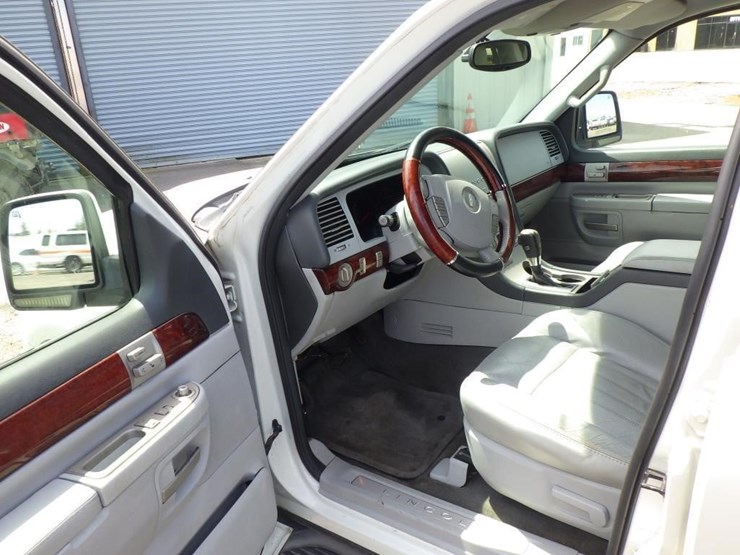 2004-lincoln-aviator-image-5
