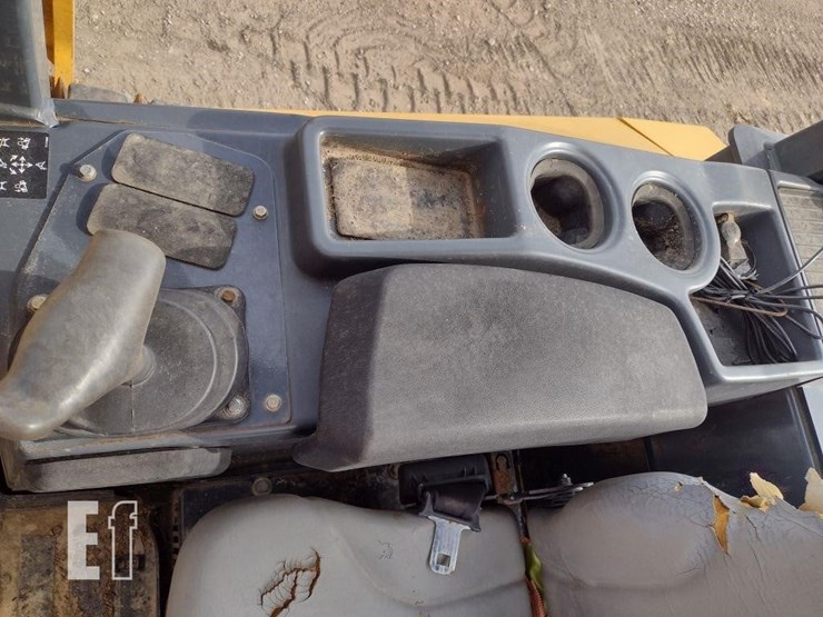 2013-deere-700k-lgp-image-9