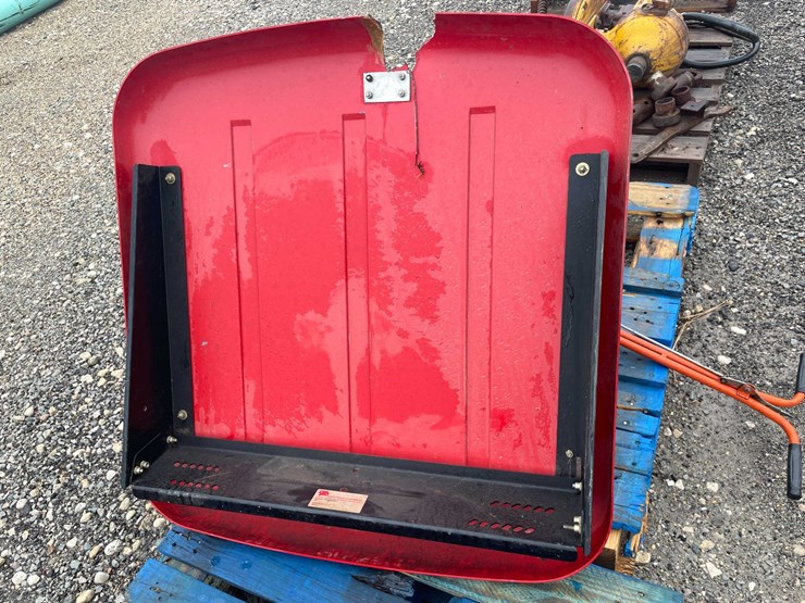 #5092-•-fiber-glass-tractor-roof-and-parts-image-7