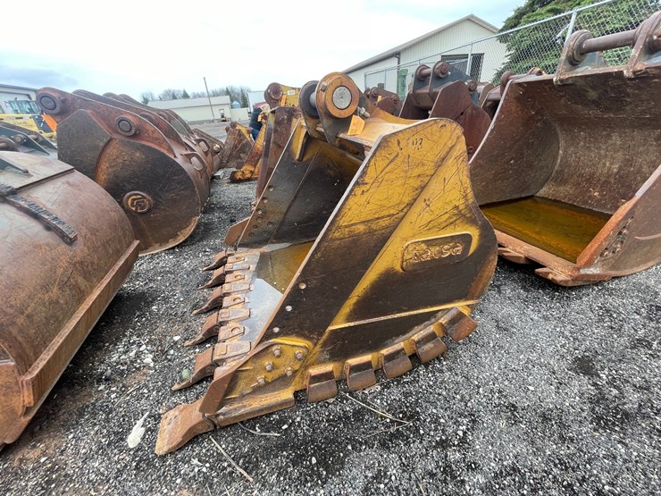 #5006-•-excavator-bucket-image-2