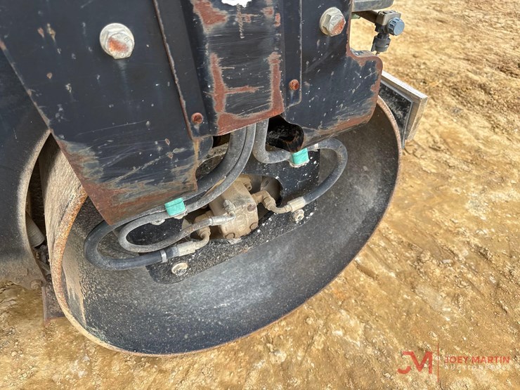 2006-wacker-neuson-rd27-120-image-11