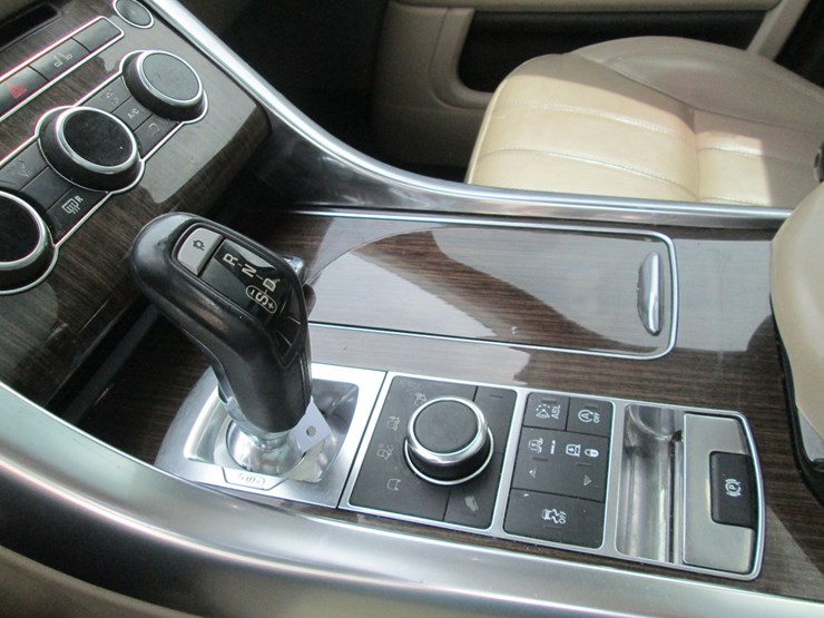 2015-land-rover-range-rover-image-29