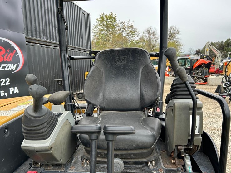 2021-caterpillar-303-image-19