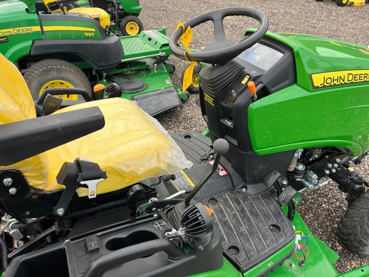 john-deere-1025r-image-11