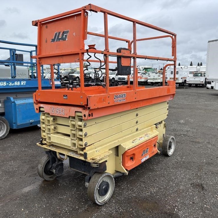 2015 JLG 2646ES