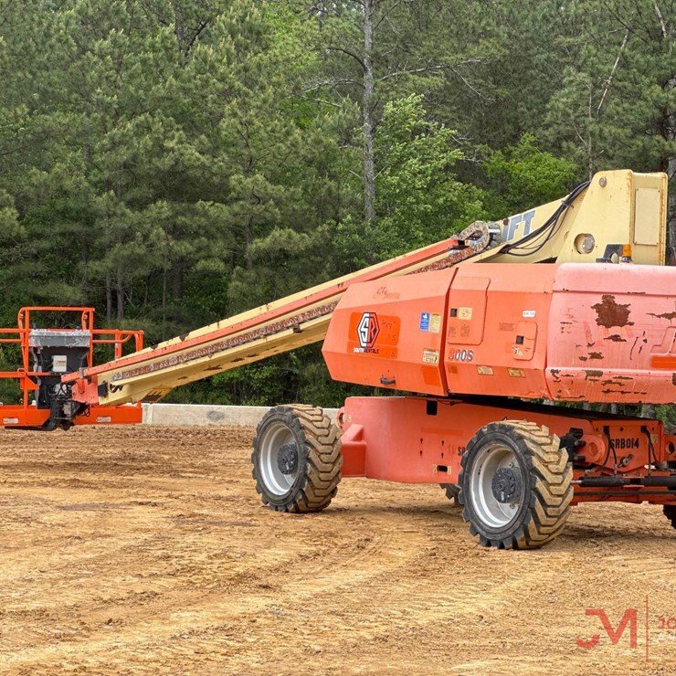 JLG 800S