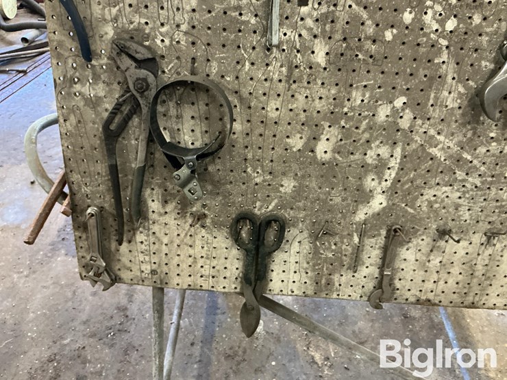 tools-w/tool-stand-image-15