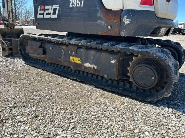 2020-bobcat-e20-image-32