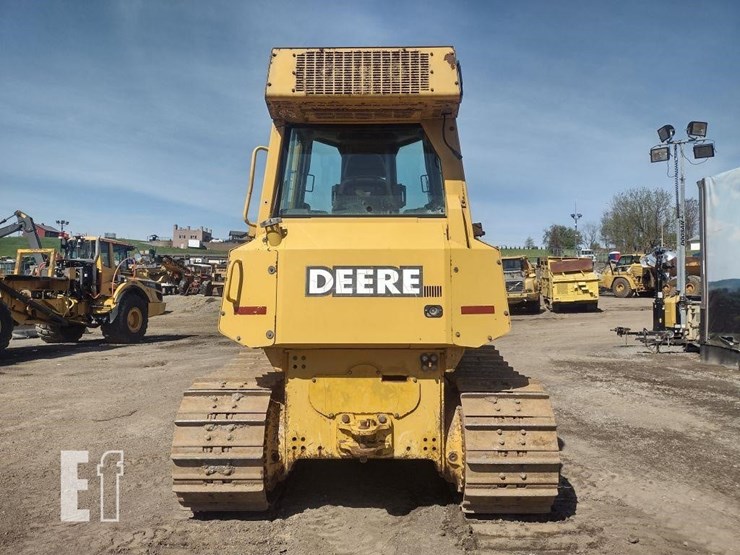 2004-deere-700h-image-4