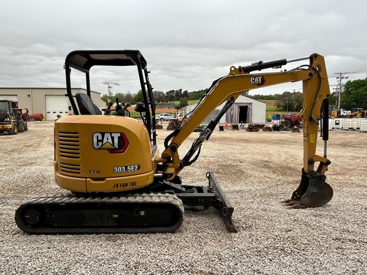2021-caterpillar-303-image-5