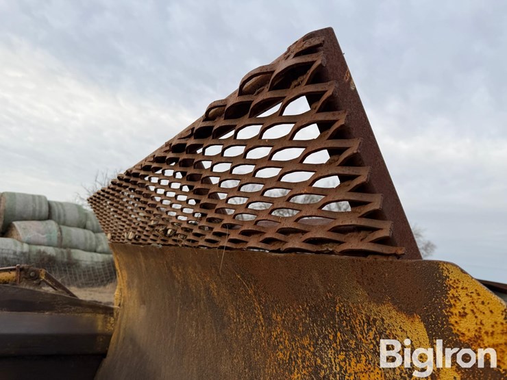 caterpillar-pull-type-scraper-image-20