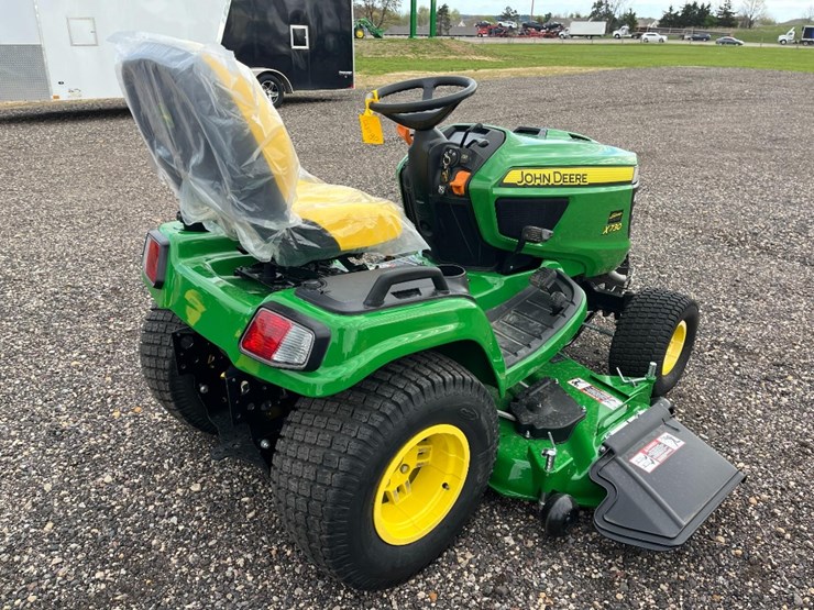 john-deere-x730-image-8