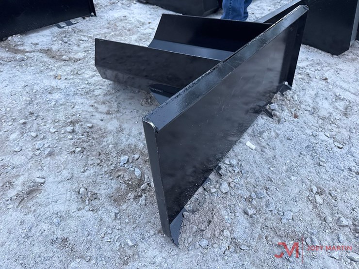 new-tree-spade-bucket-skid-steer-attachment-image-2