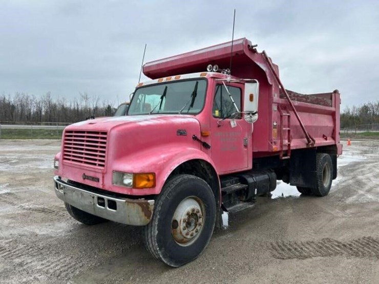 2001-international-4900-image-1