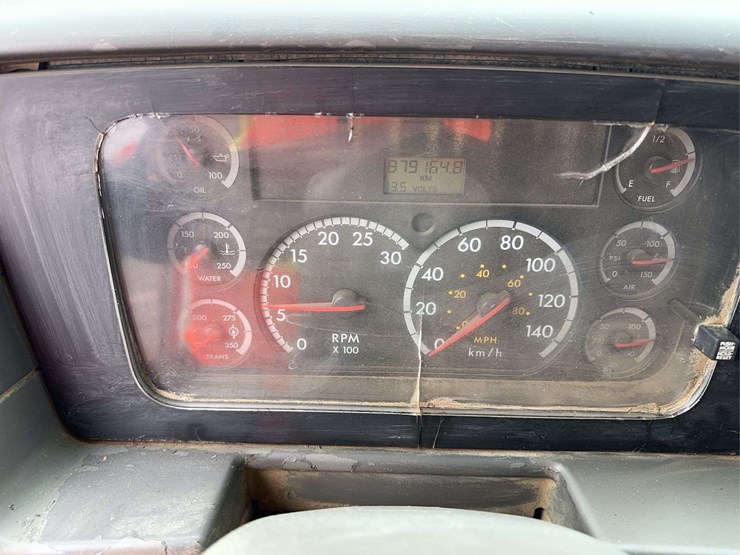 2003-sterling-at9500-image-26