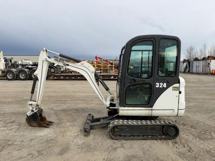 2013-bobcat-324-image-6