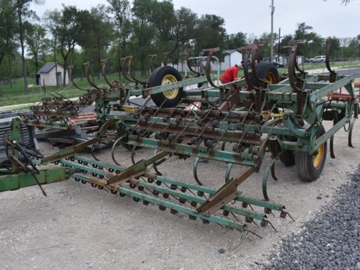 john-deere-1010-image-3