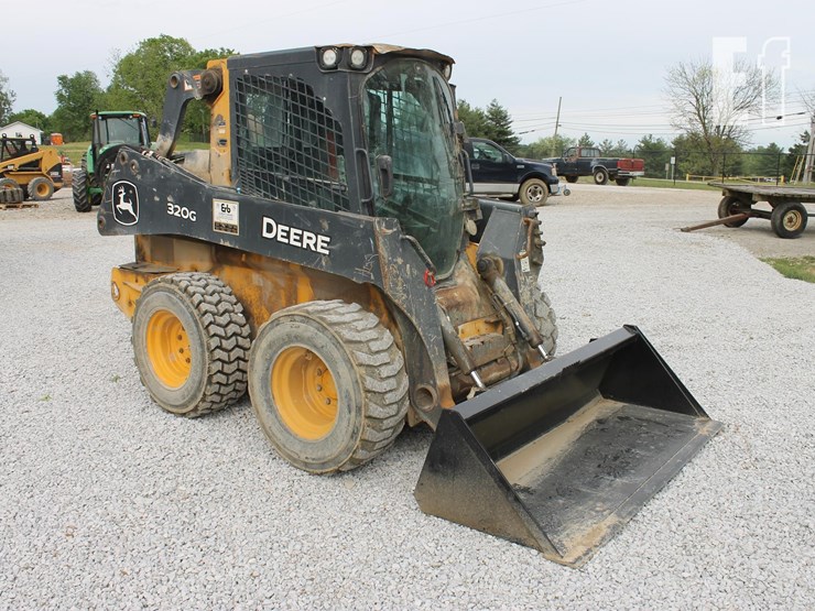 deere-320g-image-3