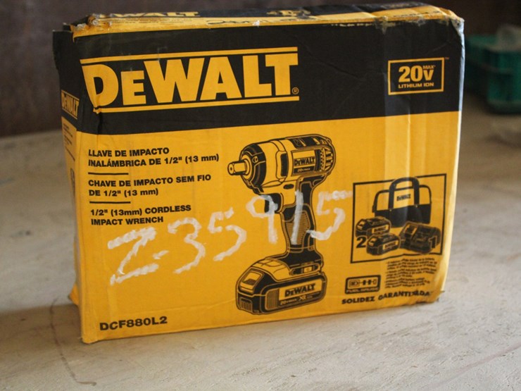 #2006-•-dewalt-1/2-in-cordless-impact-wrench-image-1