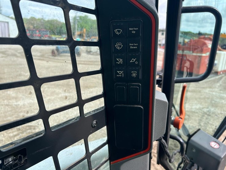 2023-bobcat-t76-image-26