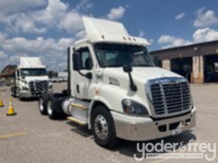 2017-freightliner-cascadia-113-image-6