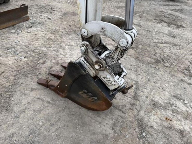 2013-bobcat-324-image-22