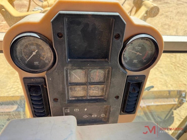 1996-caterpillar-140h-vhp-image-21