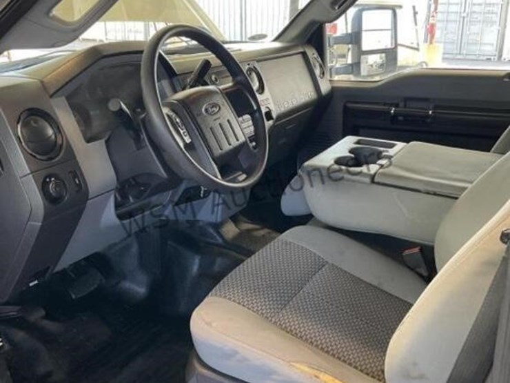 2014-ford-f550-image-27