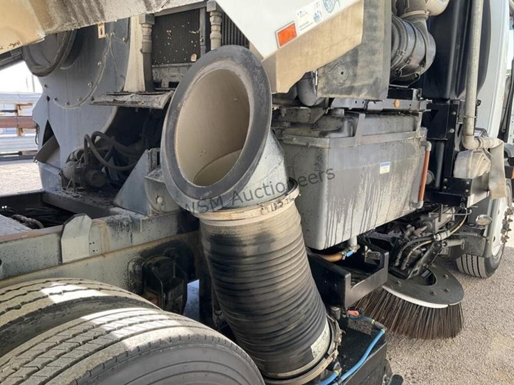 2016-kenworth-k370-image-32