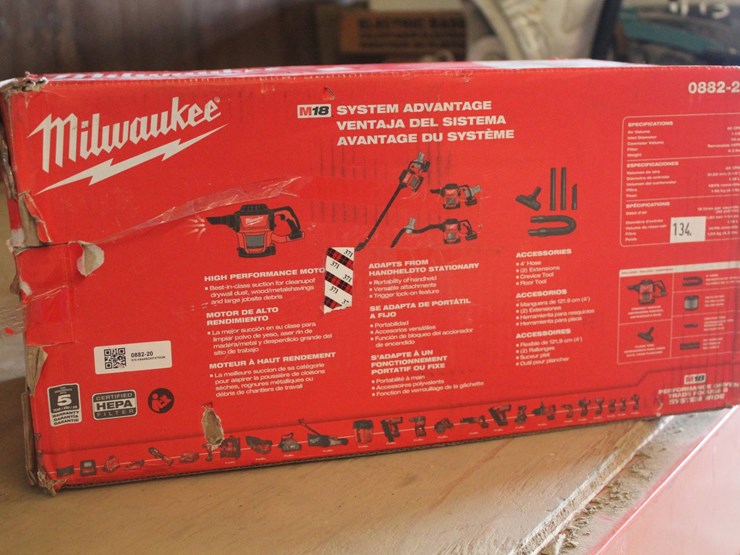 #2016-•-milwaukee-m18-compact-vacuum-image-2
