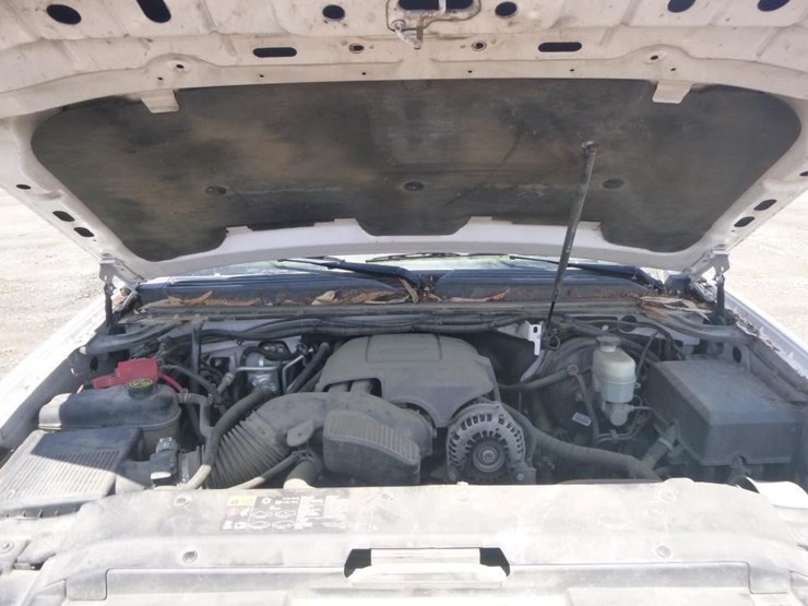 2014-chevrolet-tahoe-image-27