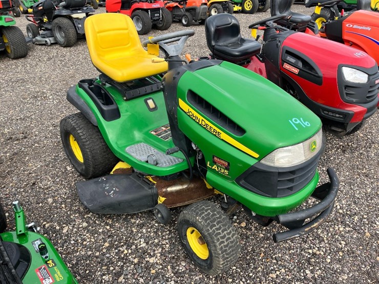 john-deere-la135-image-1
