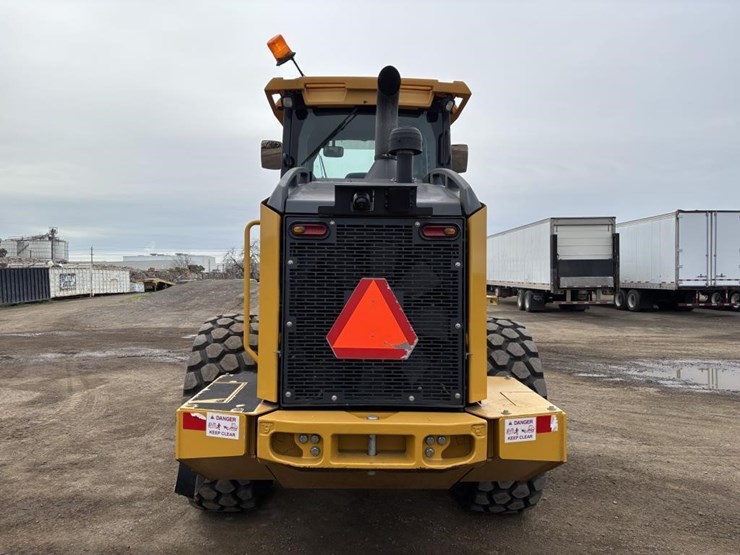 2023-john-deere-544-image-8