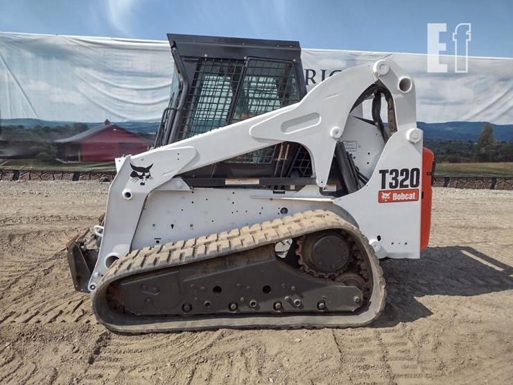 2009-bobcat-t320-image-1